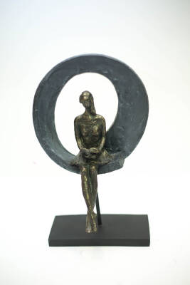 Decorative statuettes 